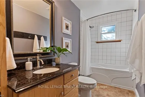 71 Garden Cres, Brant, ON N3L 3T1