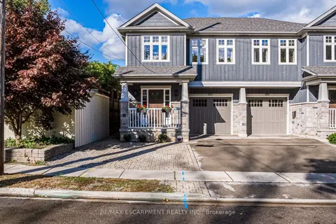 201 HATT St, Hamilton, ON L9H 2G7
