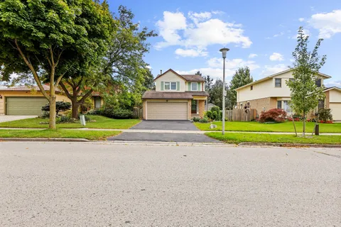 12 BEXHILL Dr, London, ON N6E 1W9