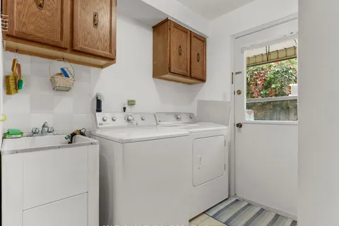 12 BEXHILL Dr, London, ON N6E 1W9