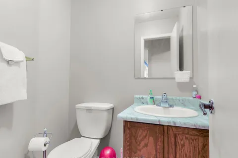 12 BEXHILL Dr, London, ON N6E 1W9