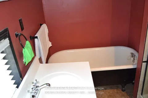 29 Allandale St, Hamilton, ON L8H 4P9