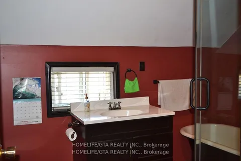 29 Allandale St, Hamilton, ON L8H 4P9