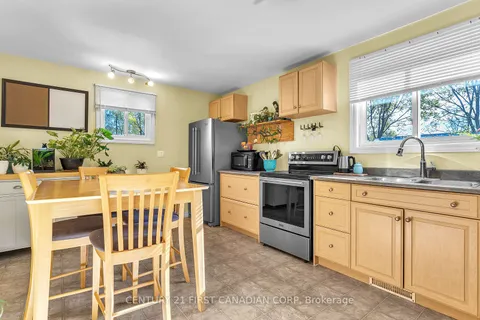 605 WOODWARD Dr, Strathroy-Caradoc, ON N0L 1W0