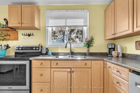 605 WOODWARD Dr, Strathroy-Caradoc, ON N0L 1W0