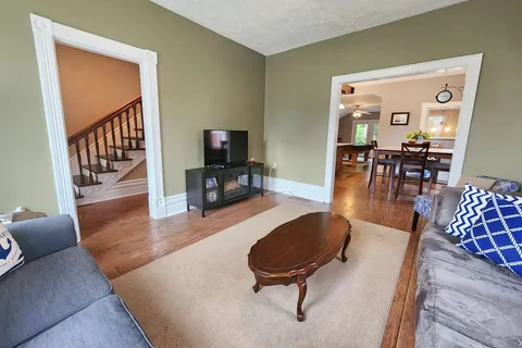605 Frank St, South Bruce Peninsula, ON N0H 2T0