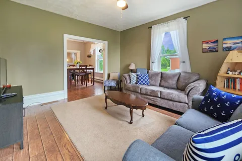 605 Frank St, South Bruce Peninsula, ON N0H 2T0