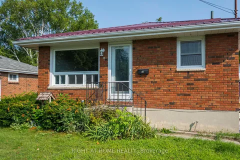 18 Harris Cres, Belleville, ON K8P 2M6