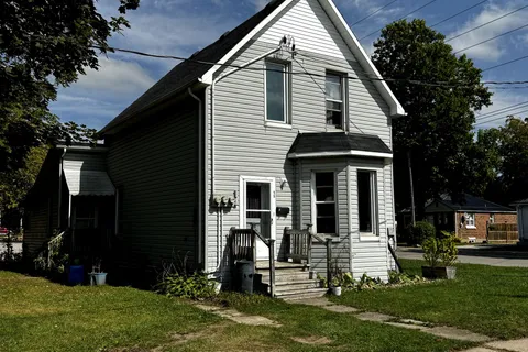 15 CHESTNUT St, Aylmer, ON N5H 1E1