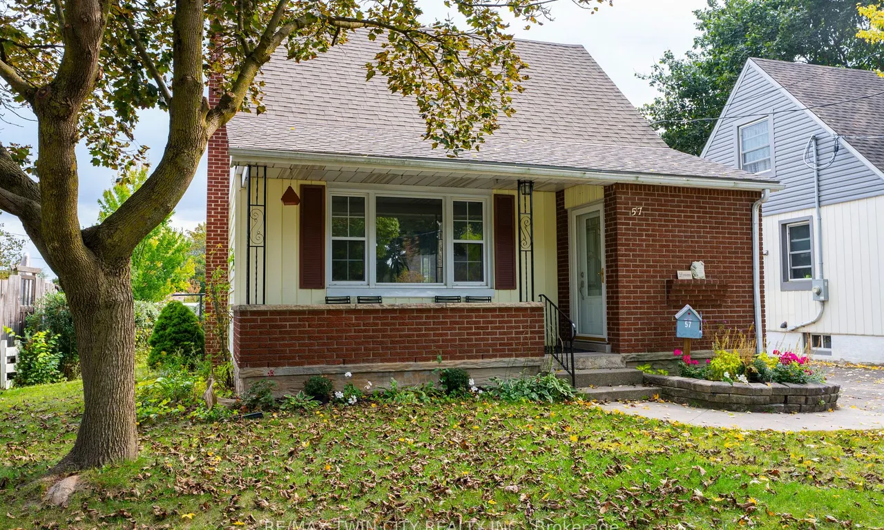 57 Norfolk Cres, Kitchener, ON N2M 3G4