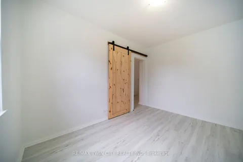 57 Norfolk Cres, Kitchener, ON N2M 3G4