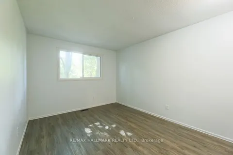 25 Marksam Rd, Guelph, ON N1H 1X1