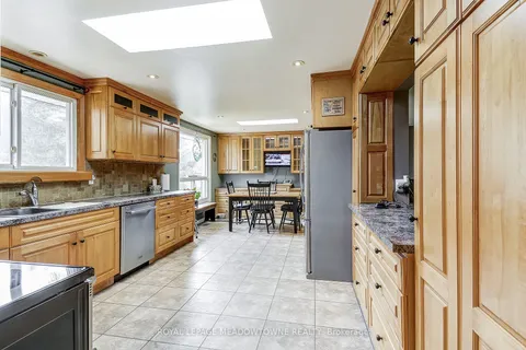 1602 Hwy 6, Hamilton, ON L8N 2Z7