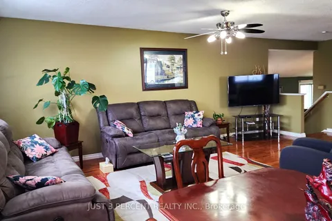 2102 Walker Ave, Peterborough, ON K9L 1S1