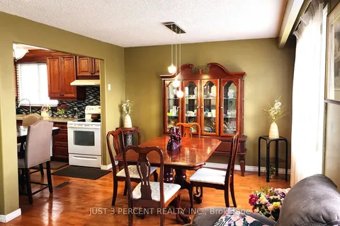 2102 Walker Ave, Peterborough, ON K9L 1S1