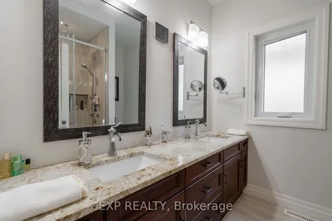 26 Elwood St, Strathroy-Caradoc, ON N7G 0G5