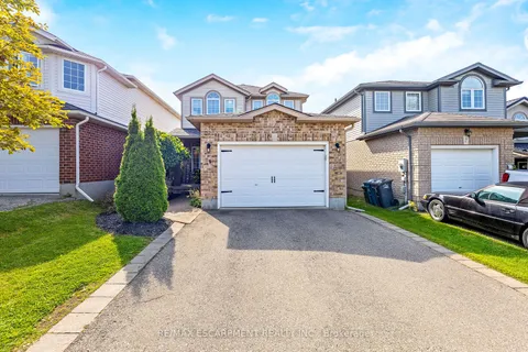 9 Warren St, Guelph, ON N1E 7K4