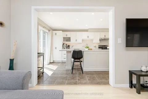 9 Warren St, Guelph, ON N1E 7K4
