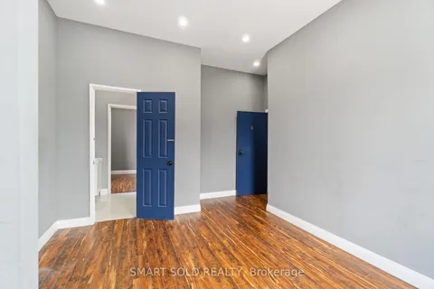 74 Bridge St, Belleville, ON K8P 1J2