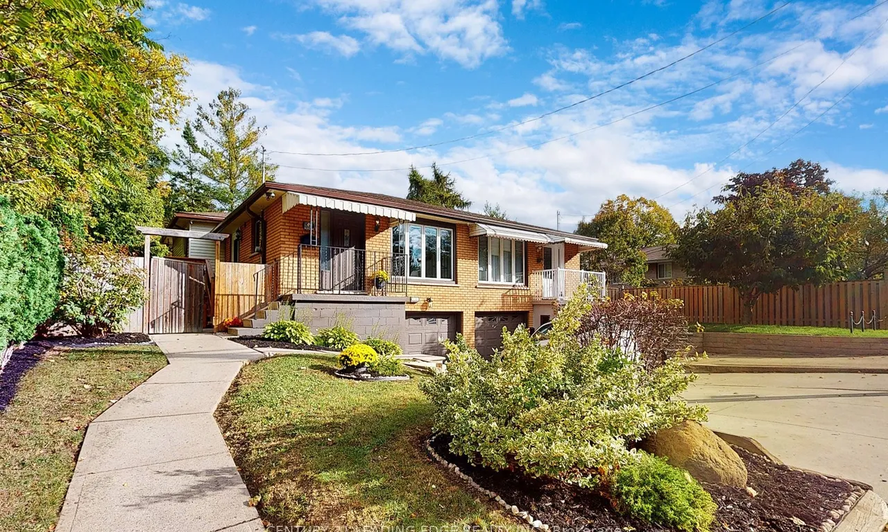 49 Quigley Rd, Hamilton, ON L8K 6K9
