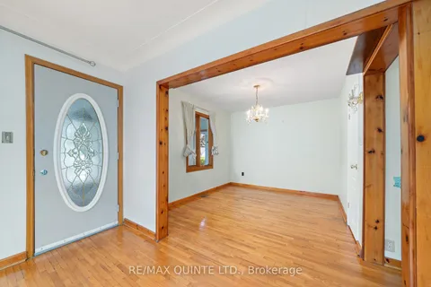 13 Valleyview Cres, Belleville, ON K8P 3E9