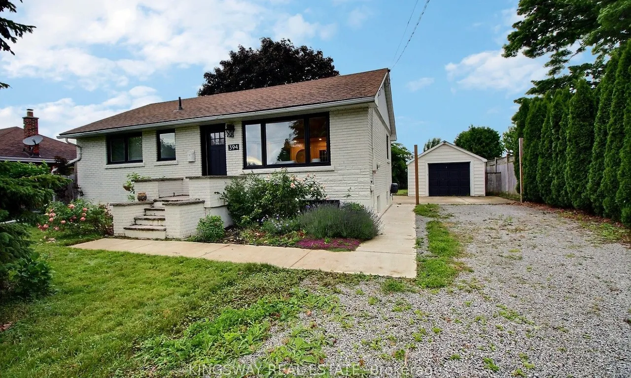 394 Lake St, Grimsby, ON L3M 4M5