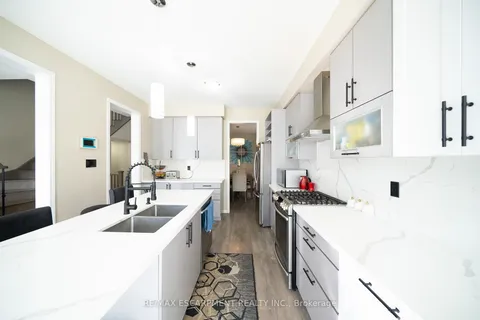 102 Gillespie Dr, Brantford, ON N3T 0K1