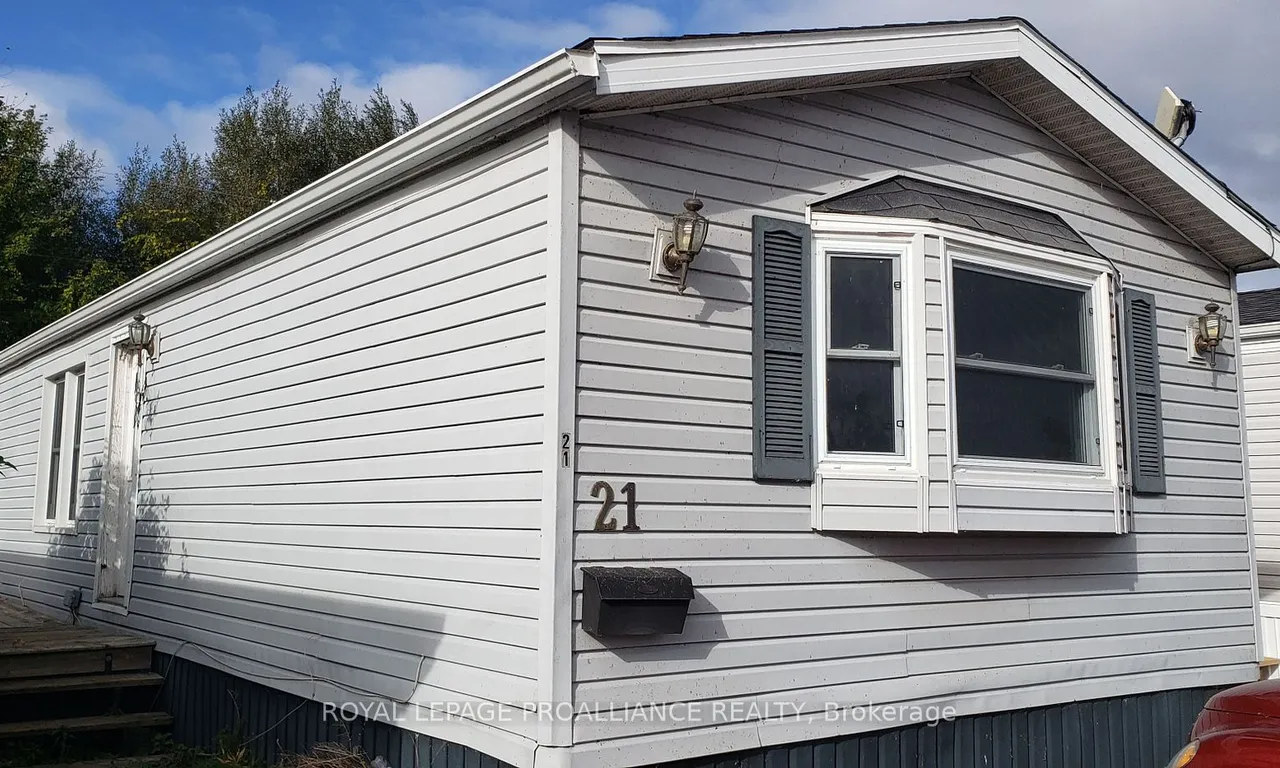 311 Dundas St, Quinte West, ON K8V 1M1