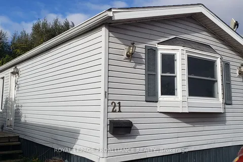 311 Dundas St, Quinte West, ON K8V 1M1