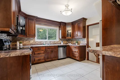 4974 Valley Way, Niagara Falls, ON L2E 1W7