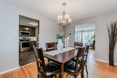 332 Sandowne Dr, Waterloo, ON N2K 1V8