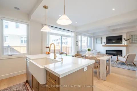 72 Fairey Cres, Hamilton, ON L0R 1W0