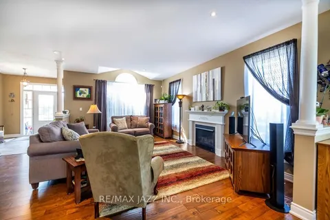 16 Marsh Rd, Port Hope, ON L1A 3V7