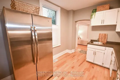 67 Briscoe St, London, ON N6C 1W8