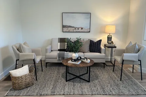 451 South St, London, ON N6B 1C1