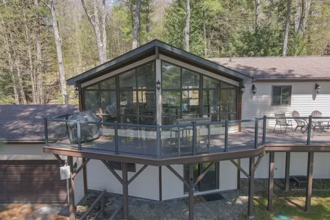 1245 Mortimers Point Rd, Muskoka Lakes, ON P0B 1J0
