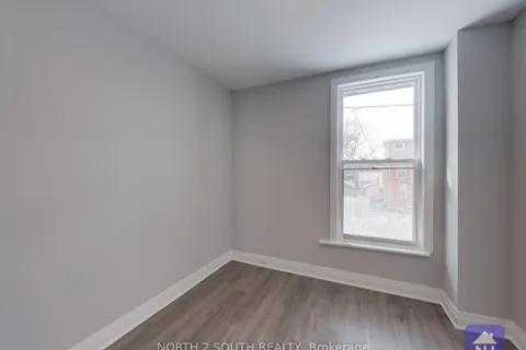 190 Stewart St, Peterborough, ON K9J 3M5