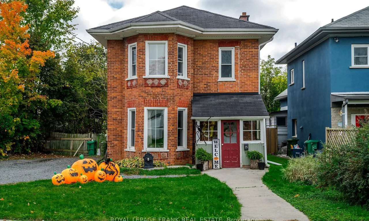 25 Victoria Ave, Peterborough, ON K9H 4V8