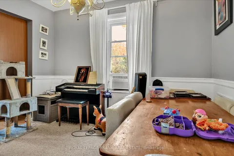 25 Victoria Ave, Peterborough, ON K9H 4V8