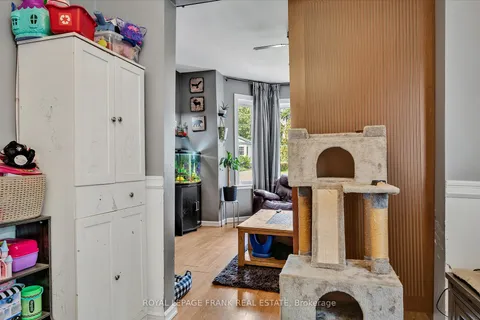 25 Victoria Ave, Peterborough, ON K9H 4V8