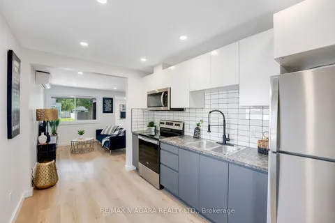 80 Ellen St, Fort Erie, ON L2A 4E1