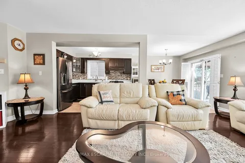 194 Gatestone Dr, Hamilton, ON L8J 3V4