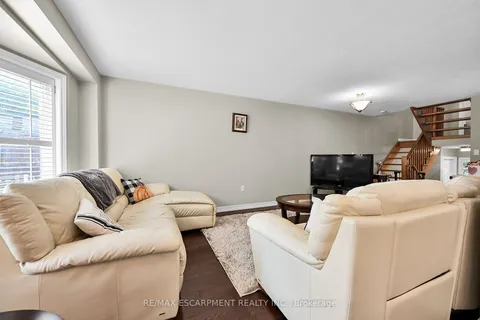 194 Gatestone Dr, Hamilton, ON L8J 3V4