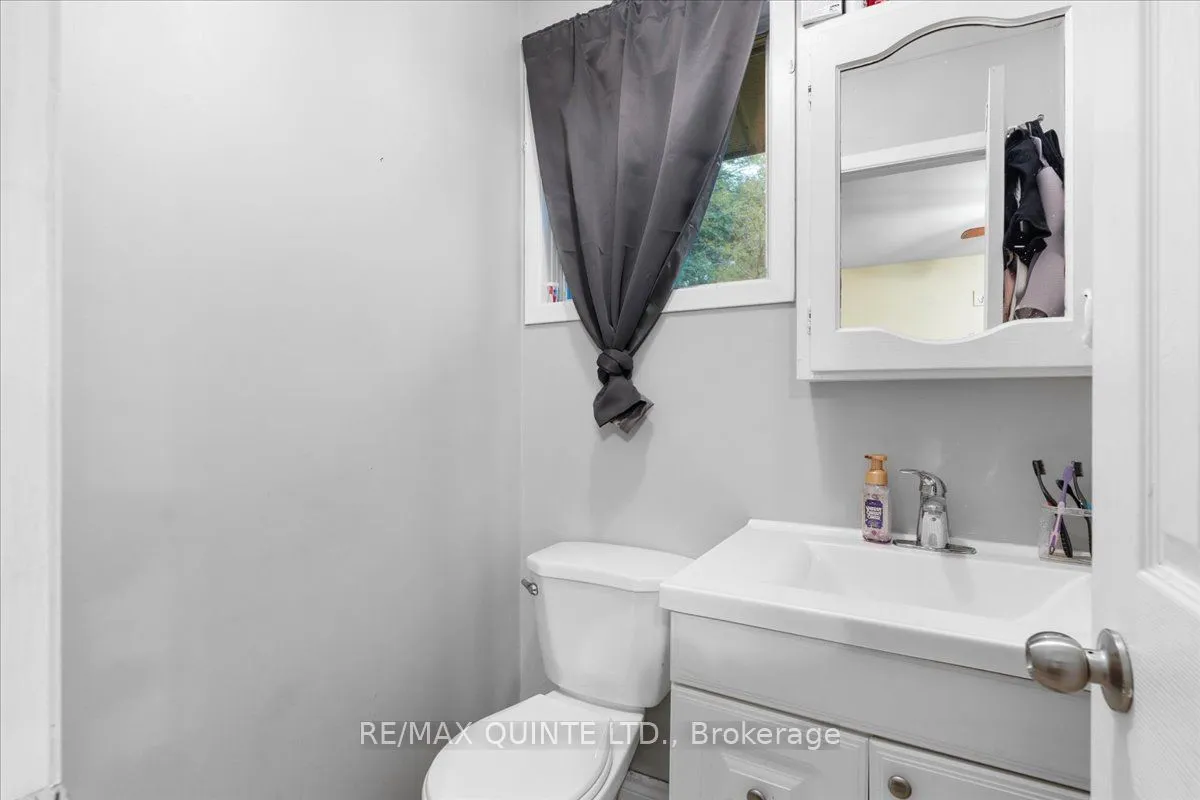 31 Ridge Road, Prince Edward County, ON K0K 2T0