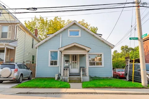 26 Huron St, Hamilton, ON L8L 2S2