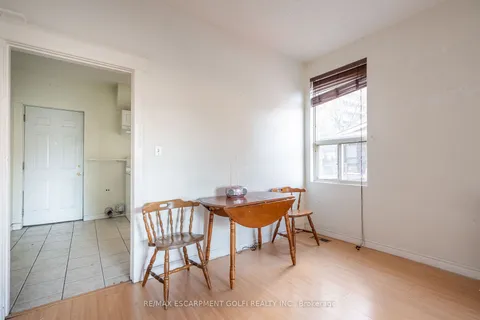 26 Huron St, Hamilton, ON L8L 2S2