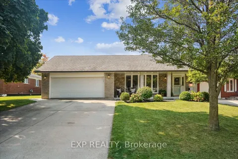 70 Country Club Dr, Hamilton, ON L8K 5W2