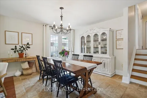70 Country Club Dr, Hamilton, ON L8K 5W2
