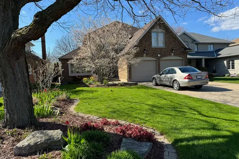 28 Sinclair Cres, Aylmer, ON N5H 3B7