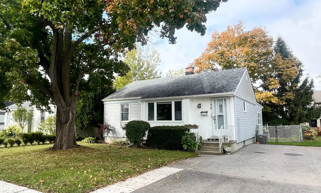 20 Parkside Dr, St. Thomas, ON N5R 3T9